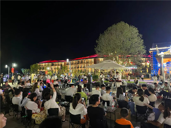 興商貿(mào) 促消費(fèi) 惠民生！景德鎮(zhèn)這里的夜市很火爆！